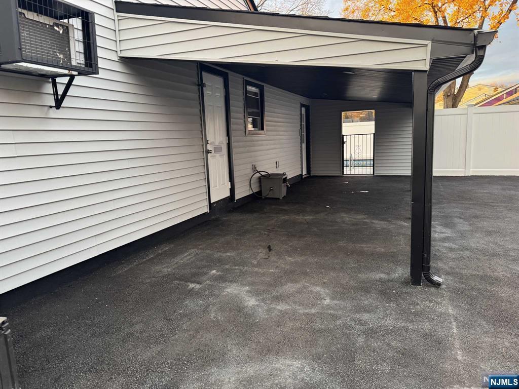 125 Dawes Highway
