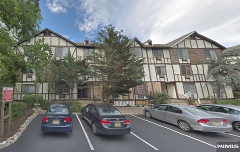 2004 Hawthorne Lane Mahwah NJ 07430