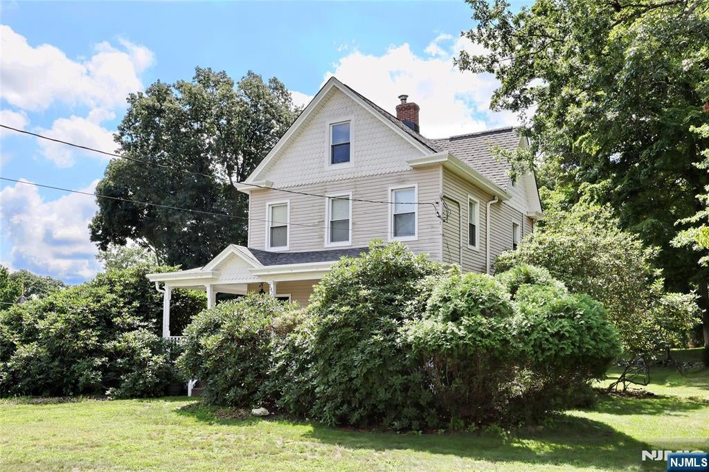 142 Wyckoff Avenue