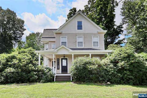 Photo of 142 Wyckoff Avenue, Waldwick, NJ 07463 (MLS # 26031388)