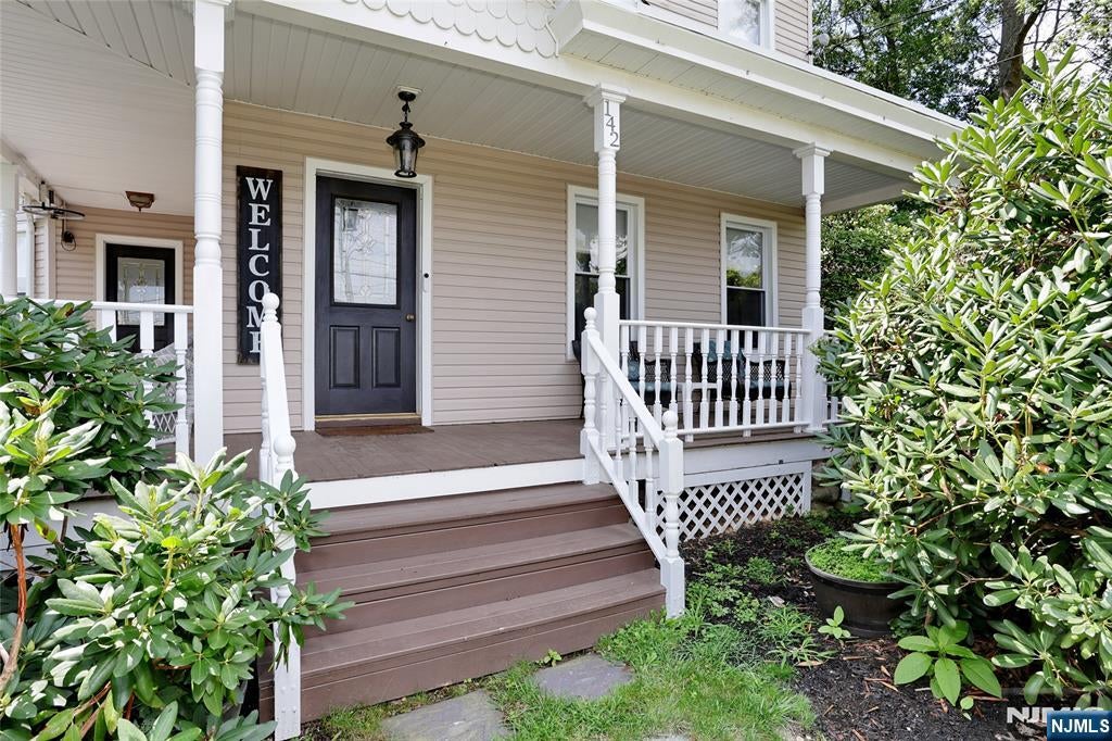 142 Wyckoff Avenue