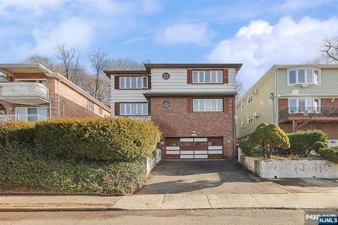 432 Oak Street Ridgefield NJ 07657