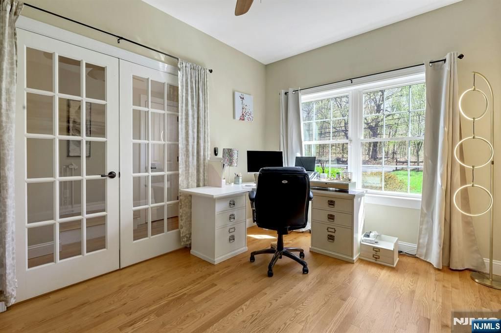 Photo of 317 Stag Hill Road, Mahwah, NJ 07430 (MLS # 26014672)