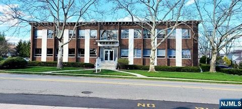 Photo of 661 palisade Avenue #C2, Englewood Cliffs, NJ 07632 (MLS # 25019024)