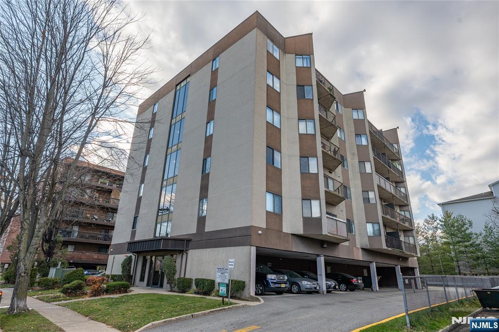 Homes for Sale in Northern NJ | ThisIsRiverEdge.com 75 Union Street 5E