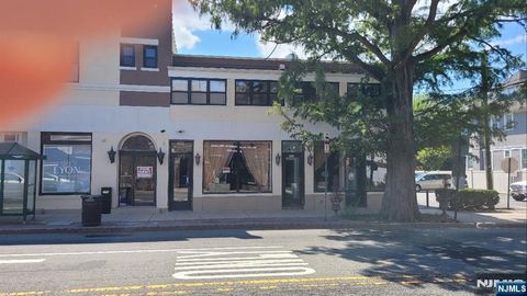 Photo of 318 Broad Avenue, Leonia, NJ 07605 (MLS # 25031440)