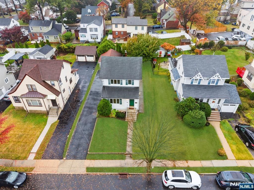 Photo of 58 Hillside Avenue, Teaneck, NJ 07666 (MLS # 25039056)