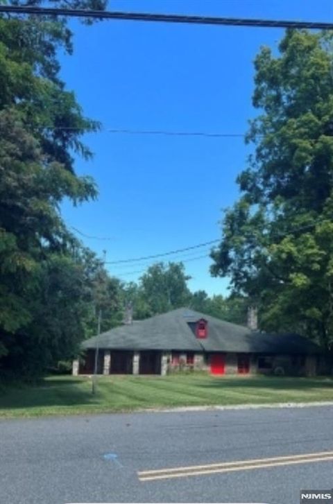 Photo of 30 Gingerbread Castle Road, Hamburg, NJ 07419 (MLS # 26009314)