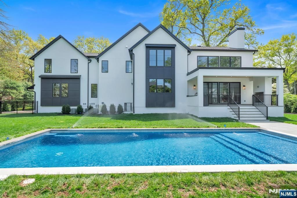 Photo of 16 Donnybrook Drive, Demarest, NJ 07627 (MLS # 25008051)