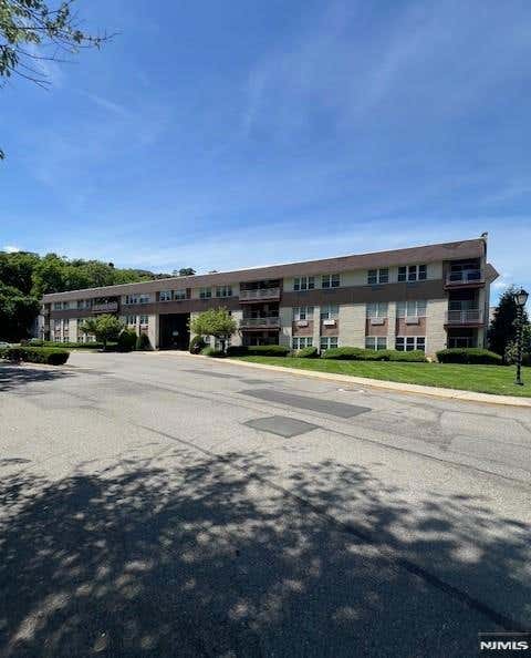 Photo of 1111 River Road #C8, Edgewater, NJ 07020 (MLS # 26020089)