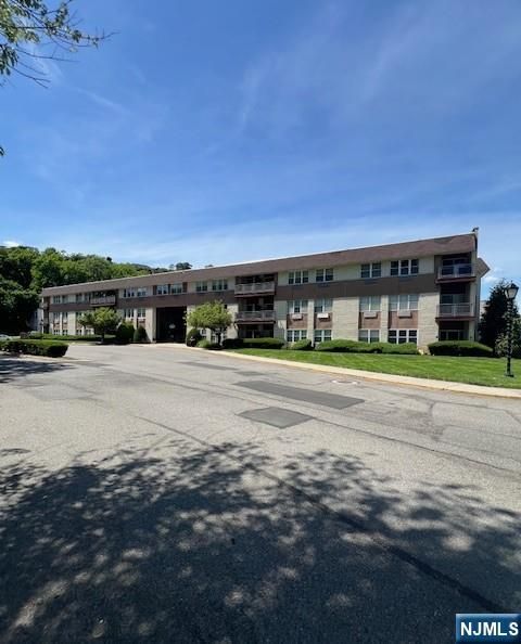 Photo of 1111 River Road #C8, Edgewater, NJ 07020 (MLS # 26020089)