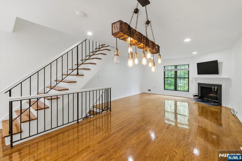 181 Long Hill 6