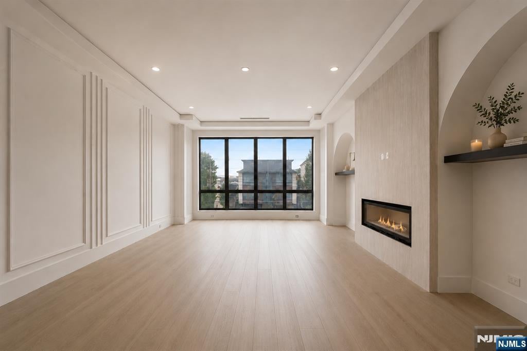 392 Undercliff Avenue 1