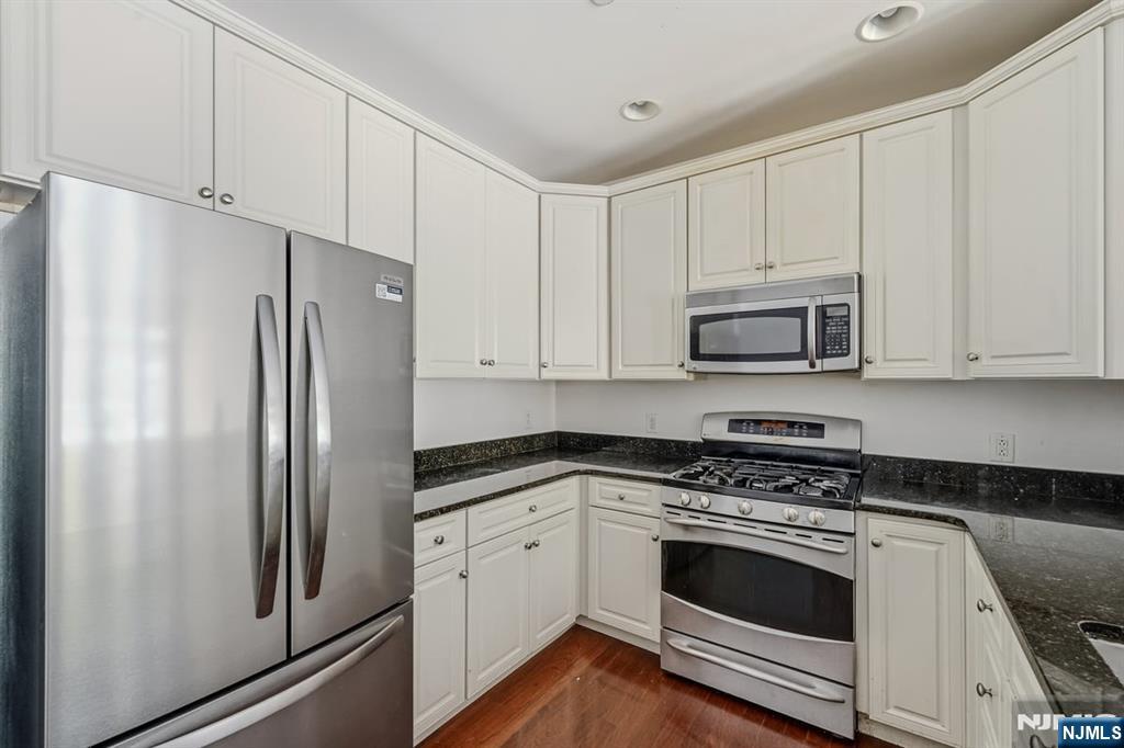7400 River Road 217