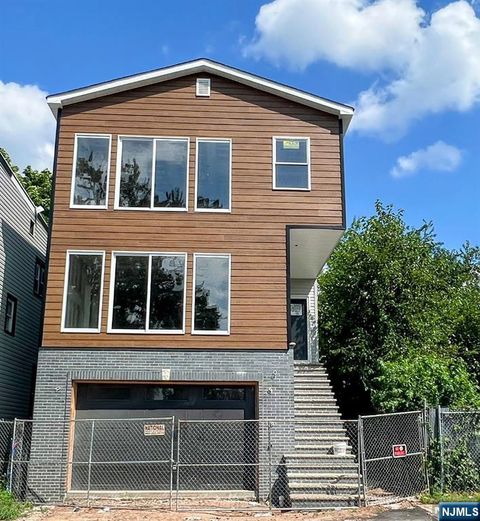 Photo of 162 S 12th Street, Newark, NJ 07107 (MLS # 25028266)