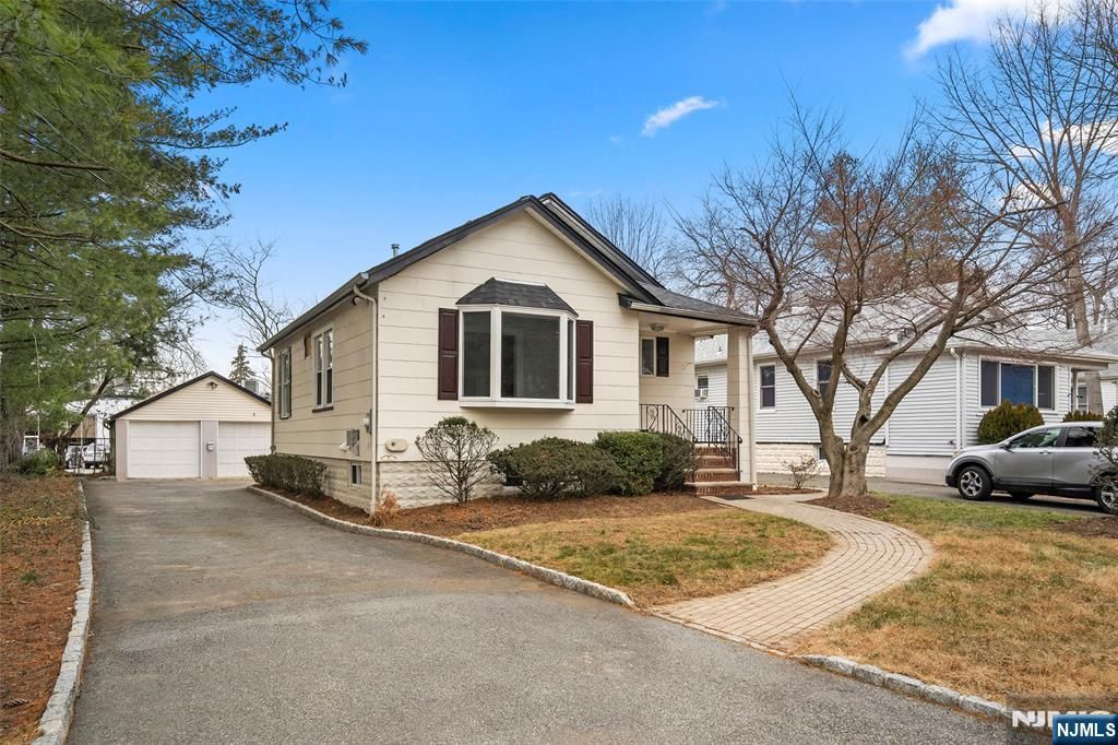 Photo of 21 Milton Street, Cresskill, NJ 07626 (MLS # 25044036)