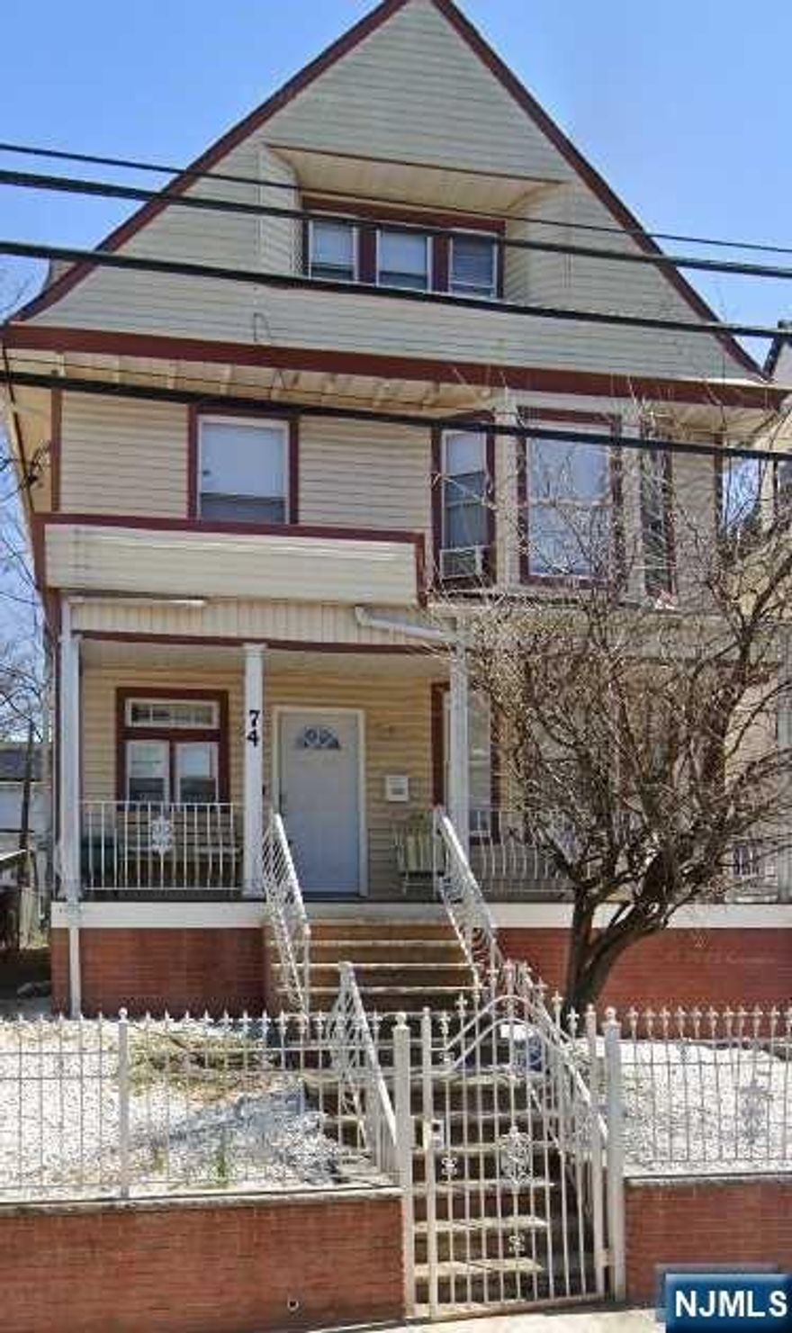 Welcome to your dream home! This spacious 5-bedroom, 3.5-bathroom residence combines modern comfort with classic charm in one of Newark's most sought-after neighborhoods. Enjoy a layout that flows seamlessly from a bright living area to the kitchen, perfect for entertaining. The primary suite boasts an en-suite bathroom and ample closet space. Step outside to a beautifully landscaped yard, ideal for outdoor gatherings. Located near public transportation, this home offers both convenience and community. Don't miss this incredible opportunity!