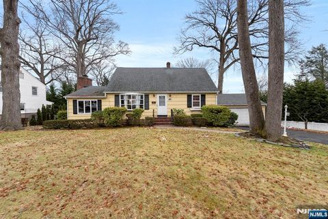 206 10th Street Cresskill NJ 07626