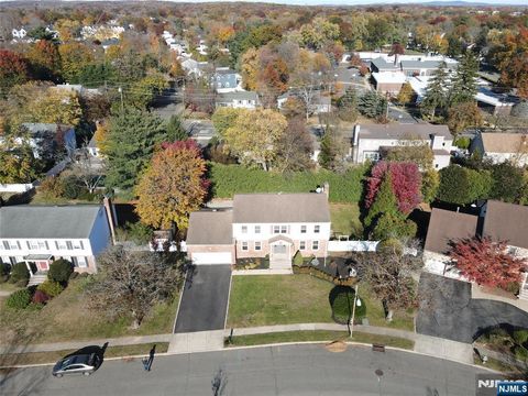 265 Purdue Court Paramus NJ 07652