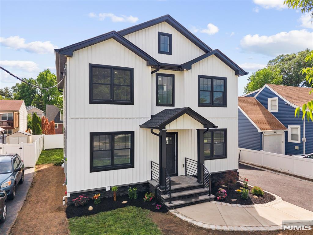 51 Becker Avenue