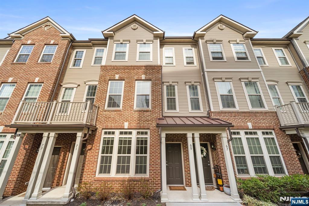 69 Arnold Drive 5810