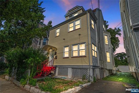 Photo of 10 Treacy Avenue, Newark, NJ 07108 (MLS # 26000813)