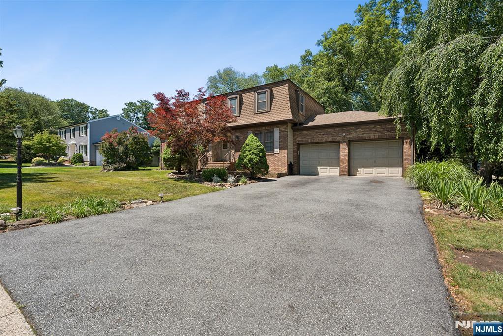 39 Robin Hood Way