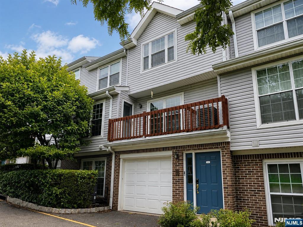 555 Ridge Lane