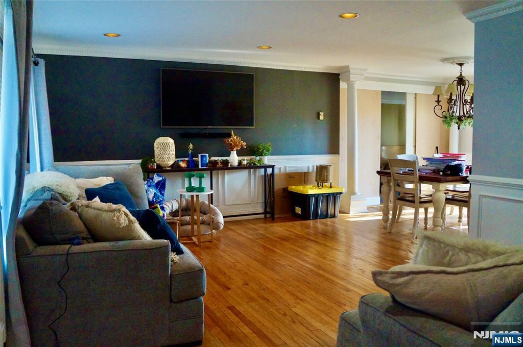 20 W Saddle River Road