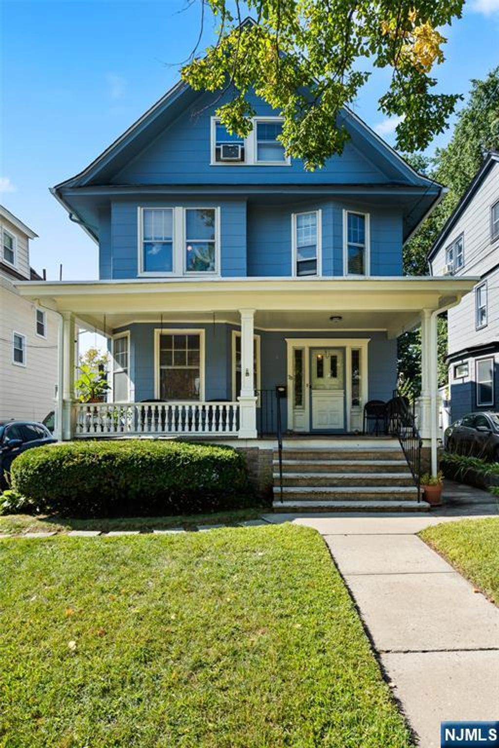 Photo of 78 Maolis Avenue, Bloomfield, NJ 07003 (MLS # 25033399)