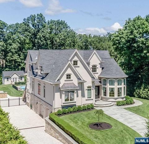 Photo of 63 Grandview Avenue, North Caldwell, NJ 07006 (MLS # 26000853)