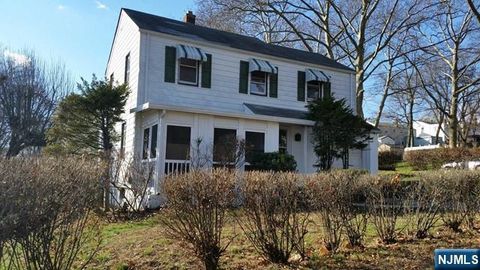 Photo of 1451 Nelden RD, Teaneck, NJ 07666 (MLS # 26022021)