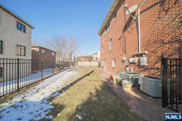 830 Elizabeth Street 2