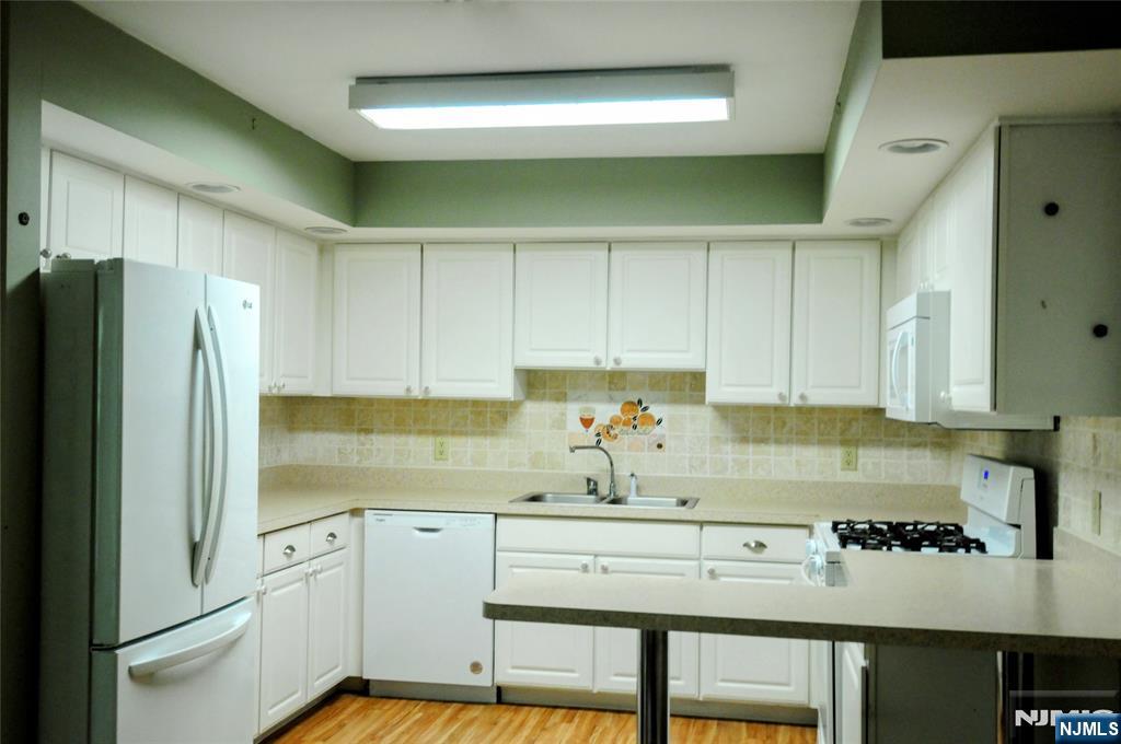 401 Dercole Court 332