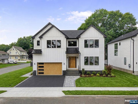 Photo of 167 Palisades, Emerson, NJ 07630 (MLS # 26037074)