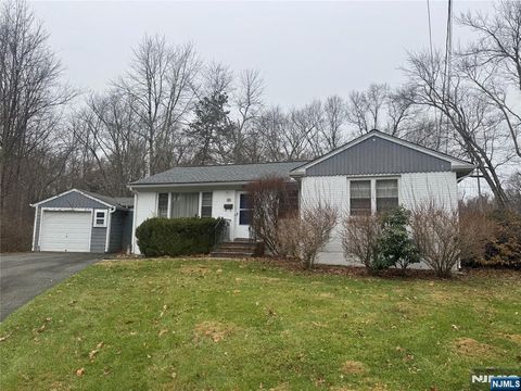 41 Eaton Court Berkeley Heights NJ 07922