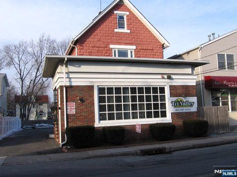 Photo of 64 E MADISON Ave #Apt 2, Dumont, NJ 07628 (MLS # 25041417)