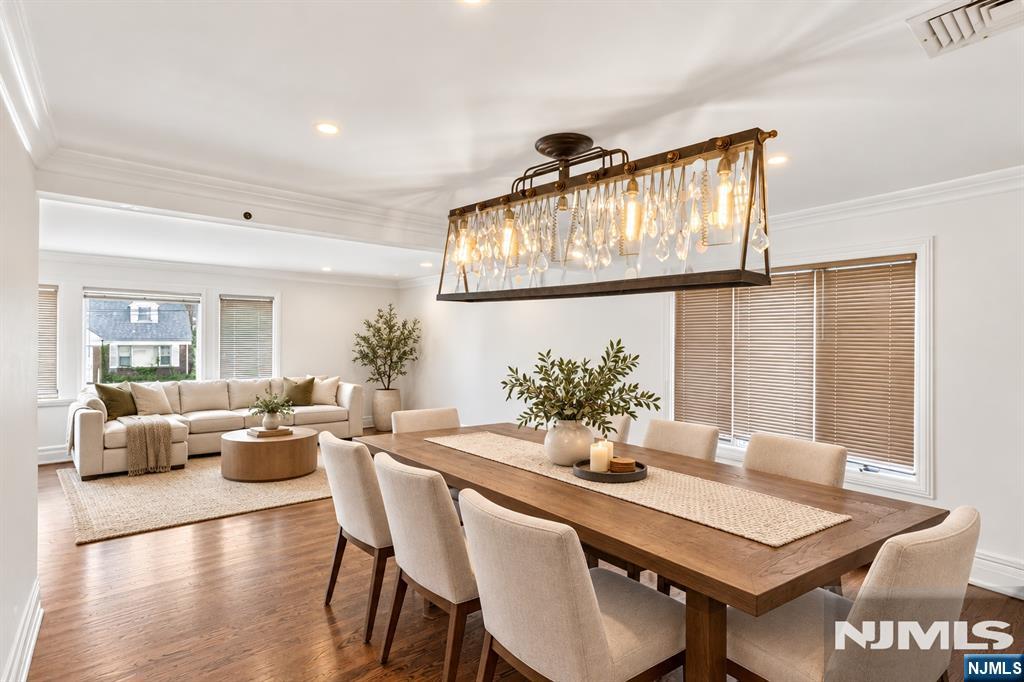 1235 Briar Way