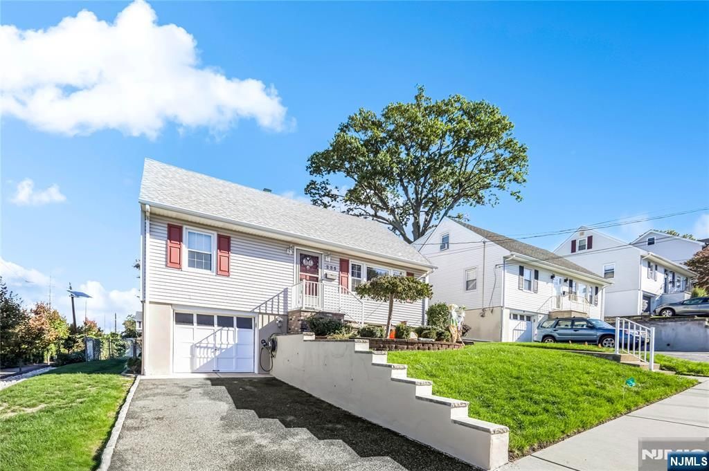 Photo of 225 Marlboro Road, Wood Ridge, NJ 07075 (MLS # 25037713)