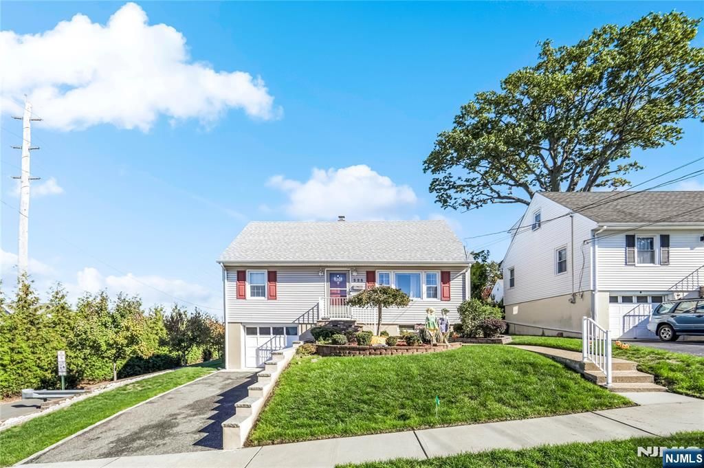 Photo of 225 Marlboro Road, Wood Ridge, NJ 07075 (MLS # 25037713)