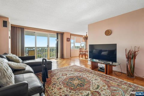 Photo of 555 North Avenue #10-G, Fort Lee, NJ 07024 (MLS # 26037775)