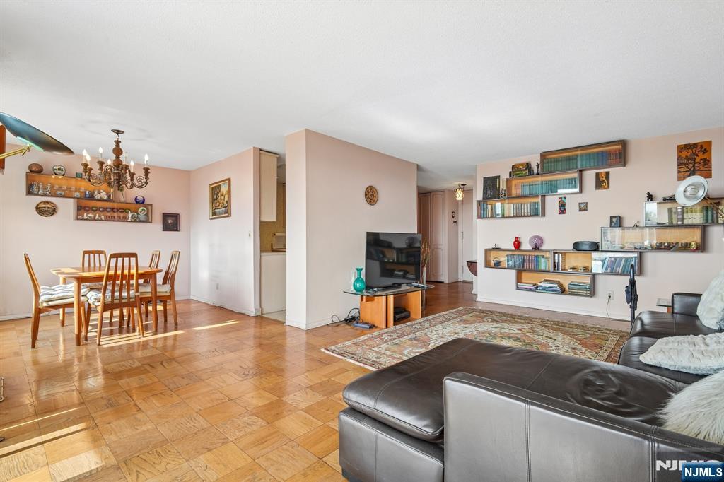 555 North Avenue 10-G