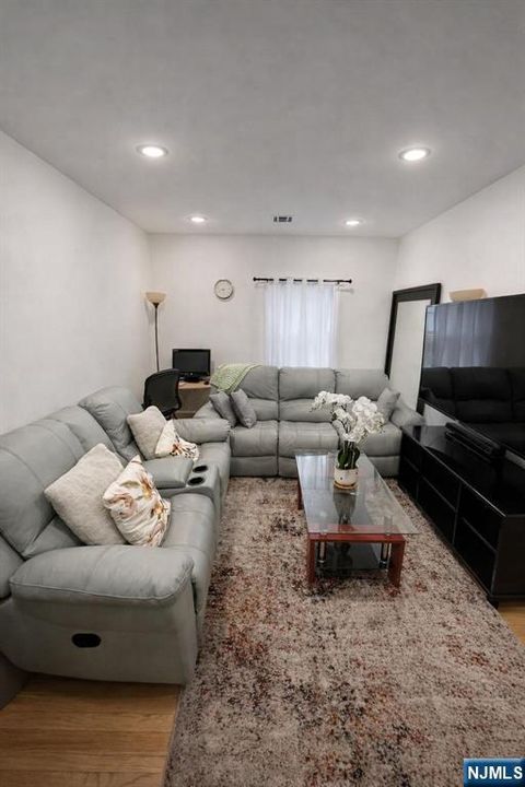 Photo of 419 Bloomfield AVE #415, Bloomfield, NJ 07003 (MLS # 26020125)