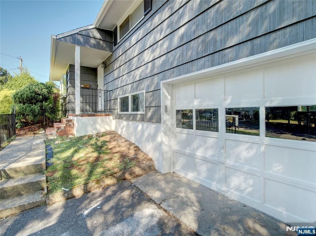 Photo of 15 Carol Place, Bloomfield, NJ 07003 (MLS # 25031452)