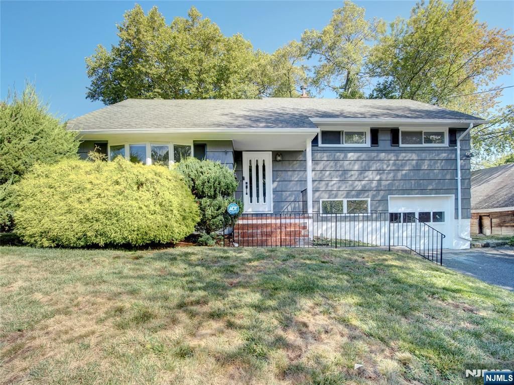 Photo of 15 Carol Place, Bloomfield, NJ 07003 (MLS # 25031452)