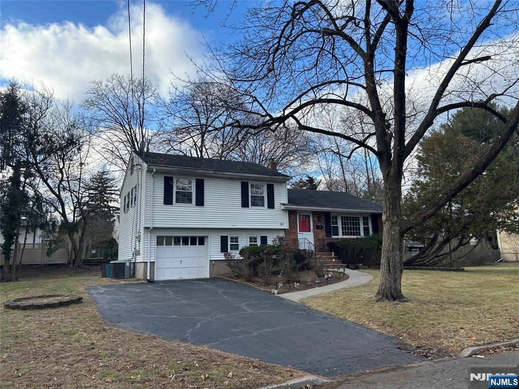 Rental Property at 51 Pierce Ave, Cresskill, New Jersey - Bedrooms: 3 
Bathrooms: 2 
Rooms: 8  - $5,700 MO.