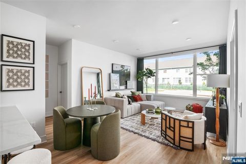 Photo of 18 Park AVE #1302, Old Tappan, NJ 07675 (MLS # 26024134)