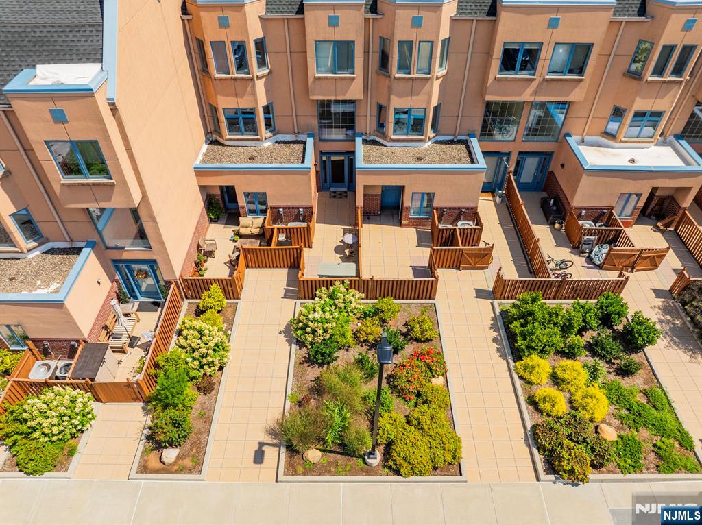 312 Franklin Court L312