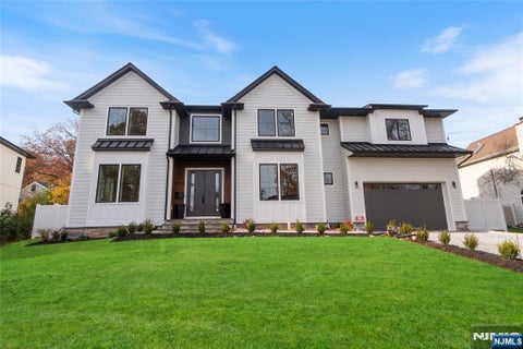 Photo of 333 Harrison Street, Paramus, NJ 07652 (MLS # 26034056)