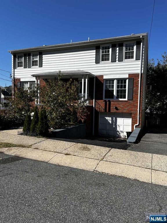 76 MARCELLUS Avenue